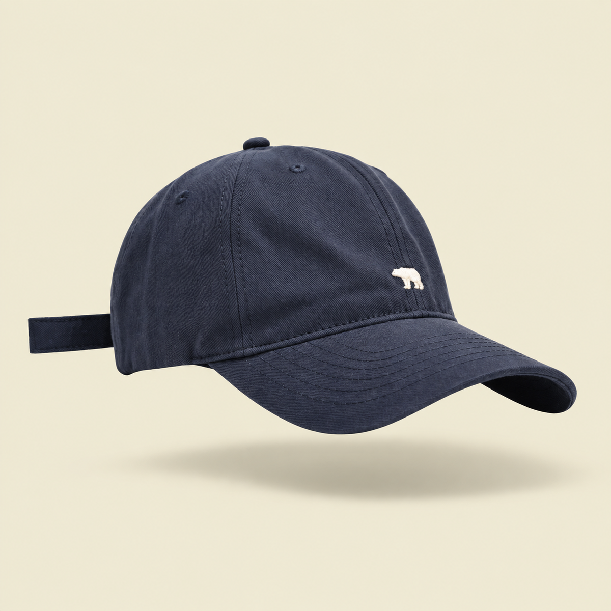 Gorro Bear, vista de producto sobre fondo crema Studio Kyo