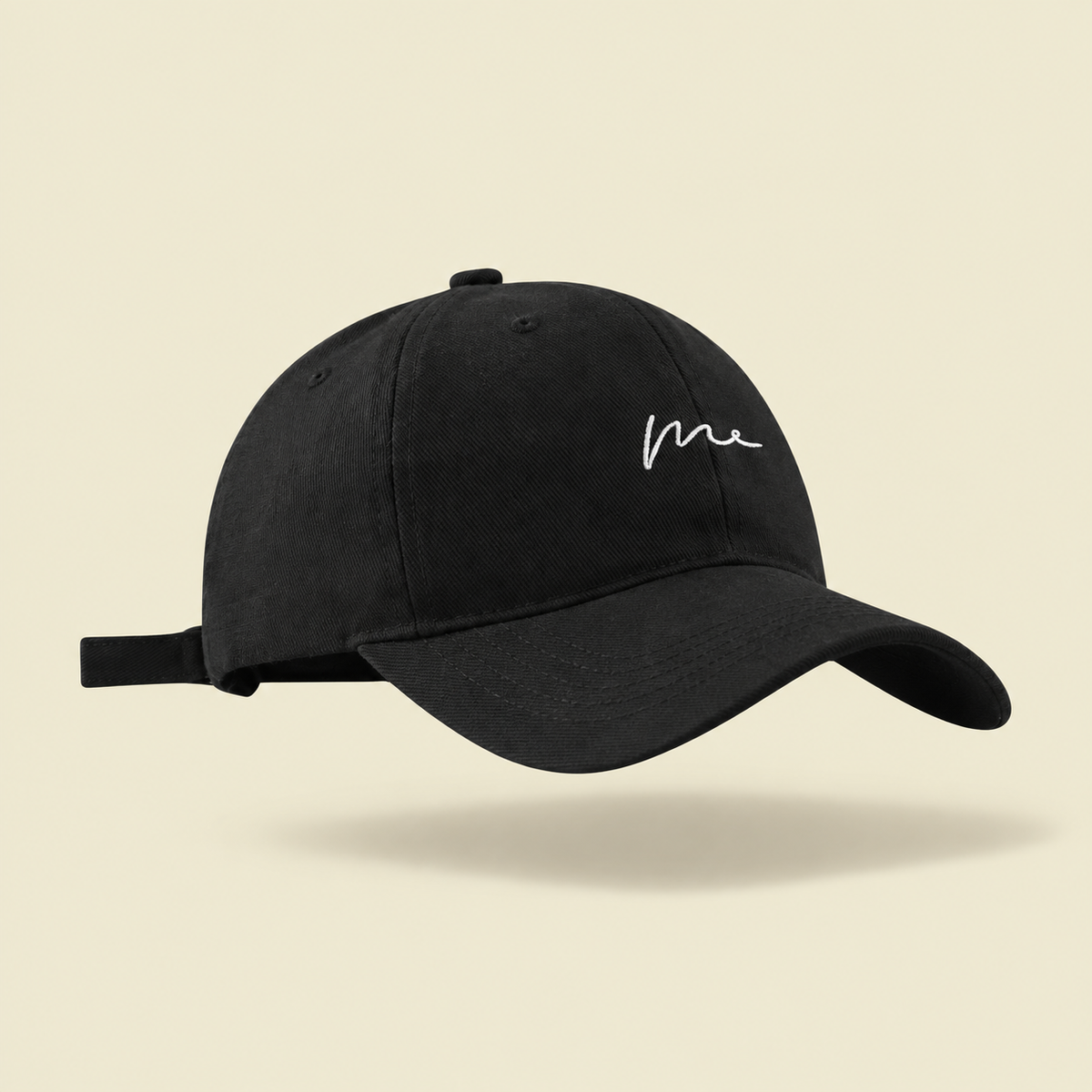 Gorro Me Studio Kyo, fotografía de producto sobre fondo crema