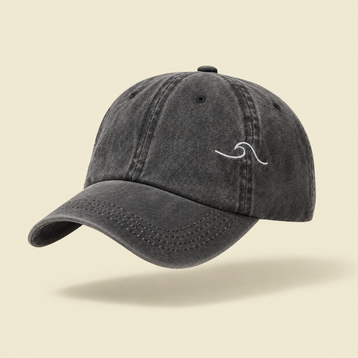 Gorro Ola, vista de producto sobre fondo crema Studio Kyo