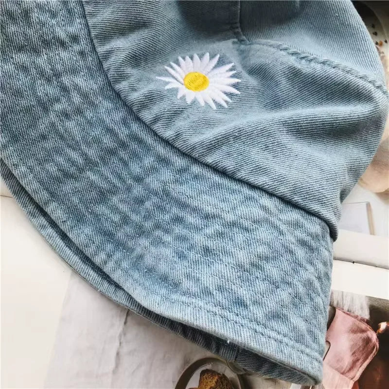 Kyo Denim Flor color Azul Claro – gorro pescador de Studio Kyo®