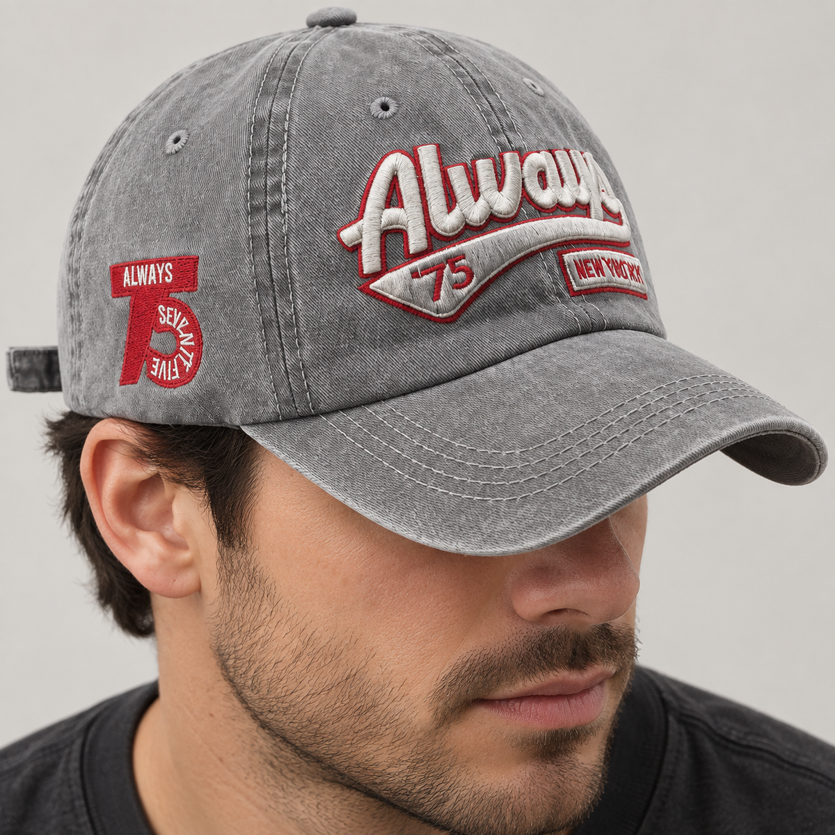 Gorro Always gris: detalle del bordado y las costuras en modelo hombre.