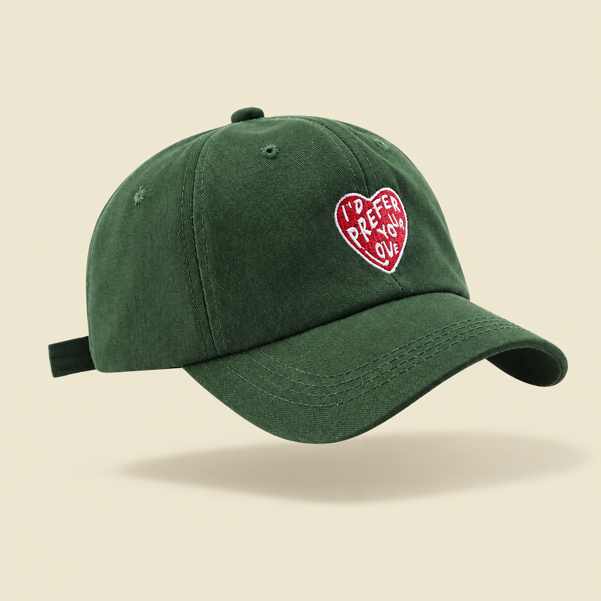 Gorro I’d Prefer Your Love Studio Kyo, fotografía de producto sobre fondo crema