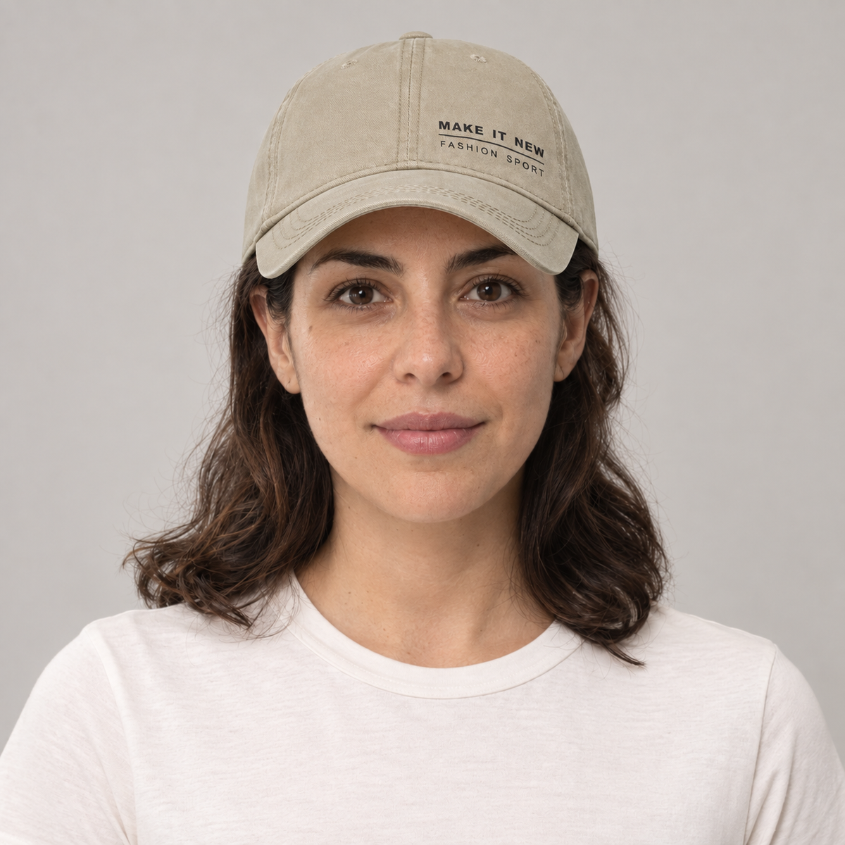 Gorro Make It New beige, vista frontal en modelo mujer