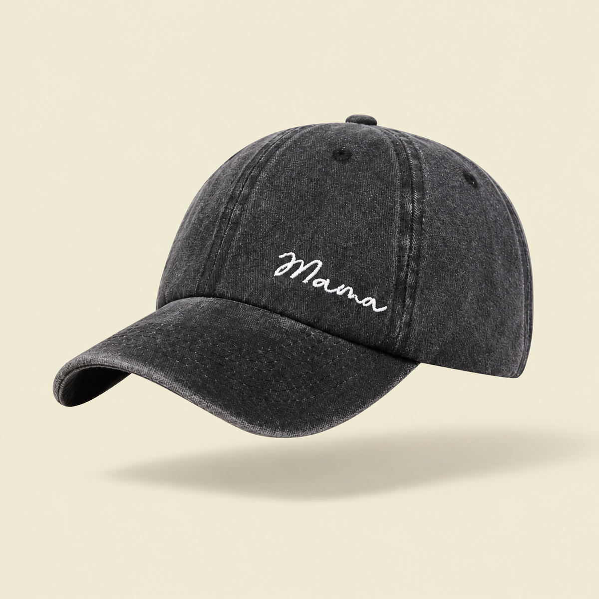 Gorro Mama Studio Kyo, fotografía de producto sobre fondo crema
