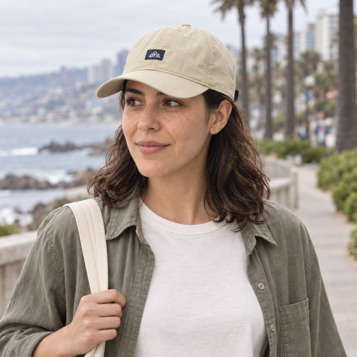 Gorro Montaña OYX beige, uso cotidiano en Viña del Mar en modelo mujer