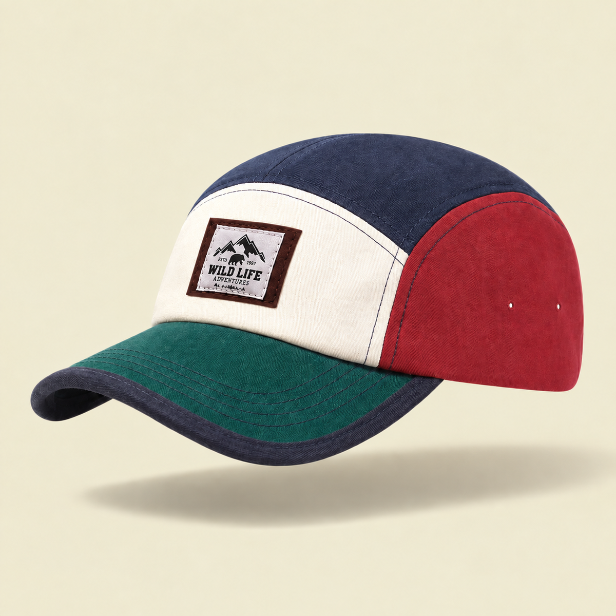 Gorro Wild Life, vista de producto sobre fondo crema Studio Kyo